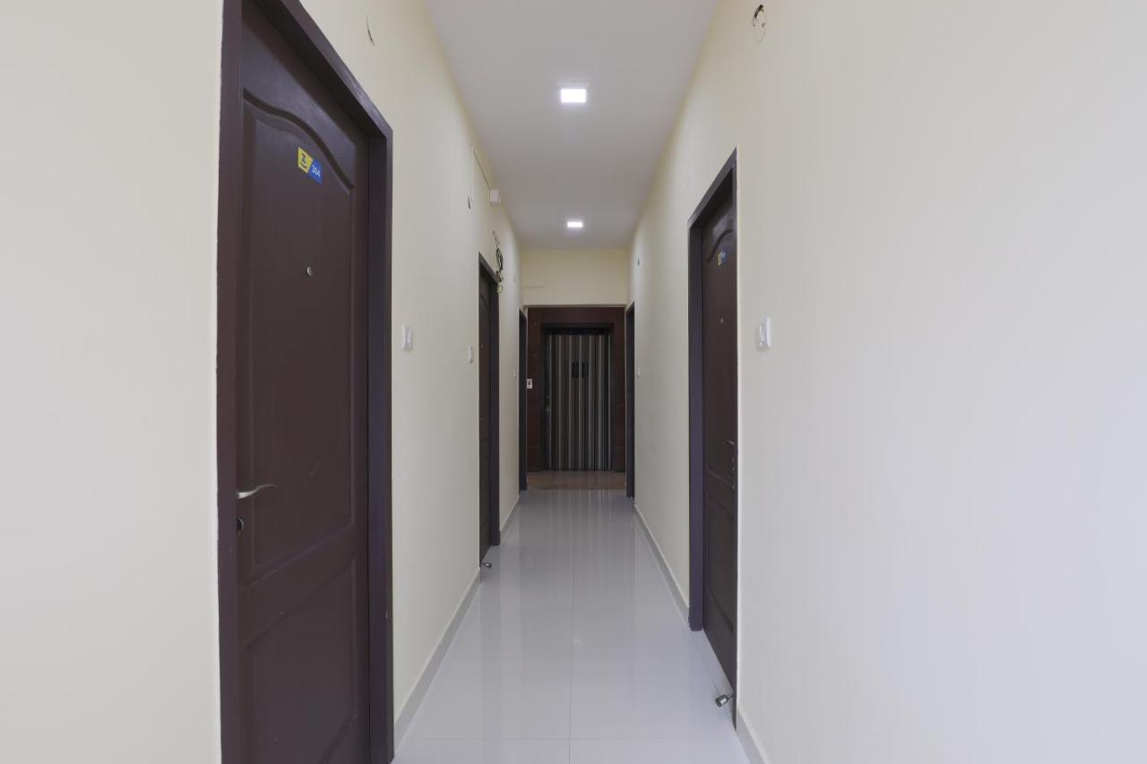 Tree Hotel-near Vfs Global And Ramee Mall 2*