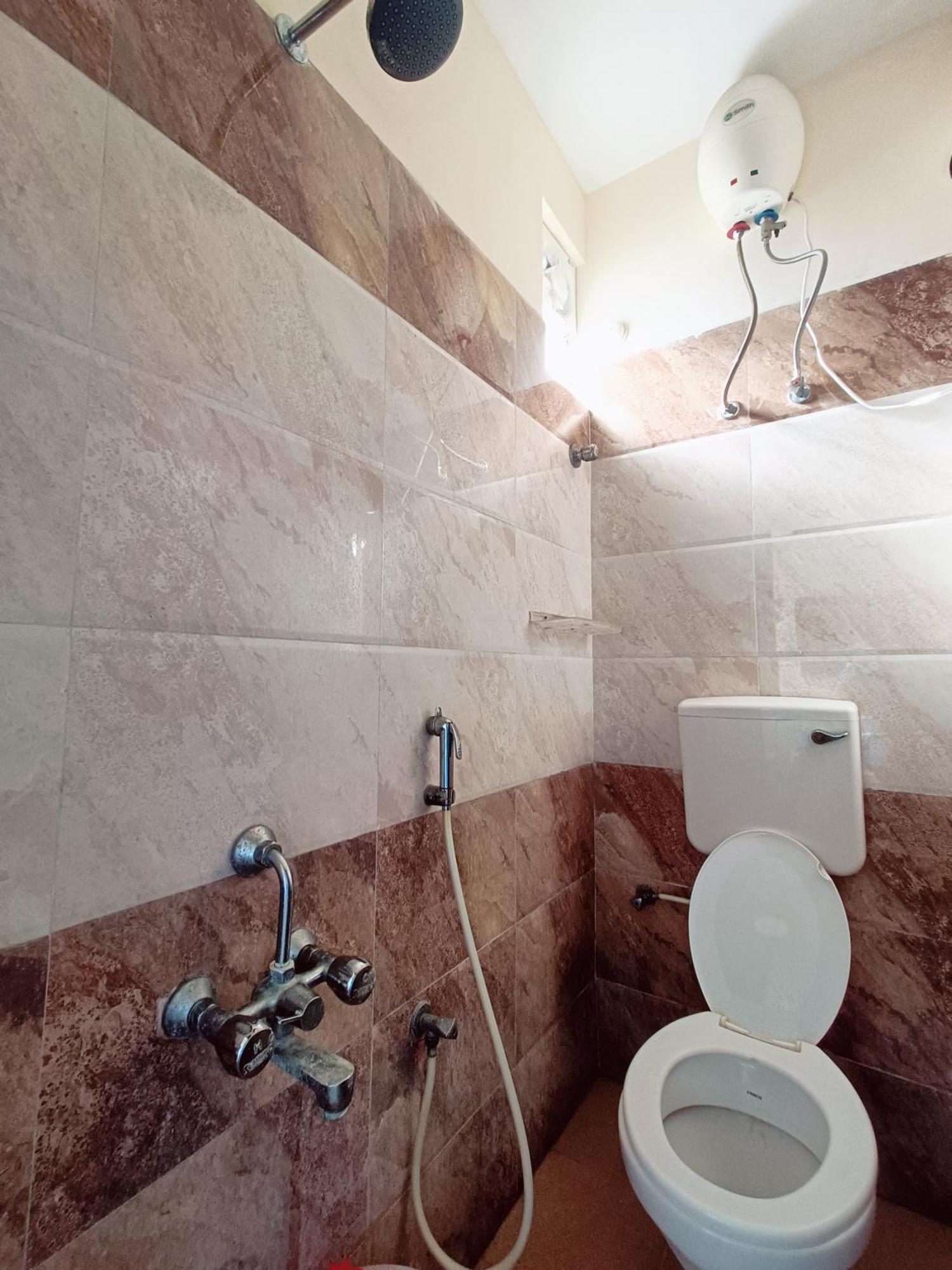 Hotel Tree Hotel-near Vfs Global And Ramee Mall Chennai