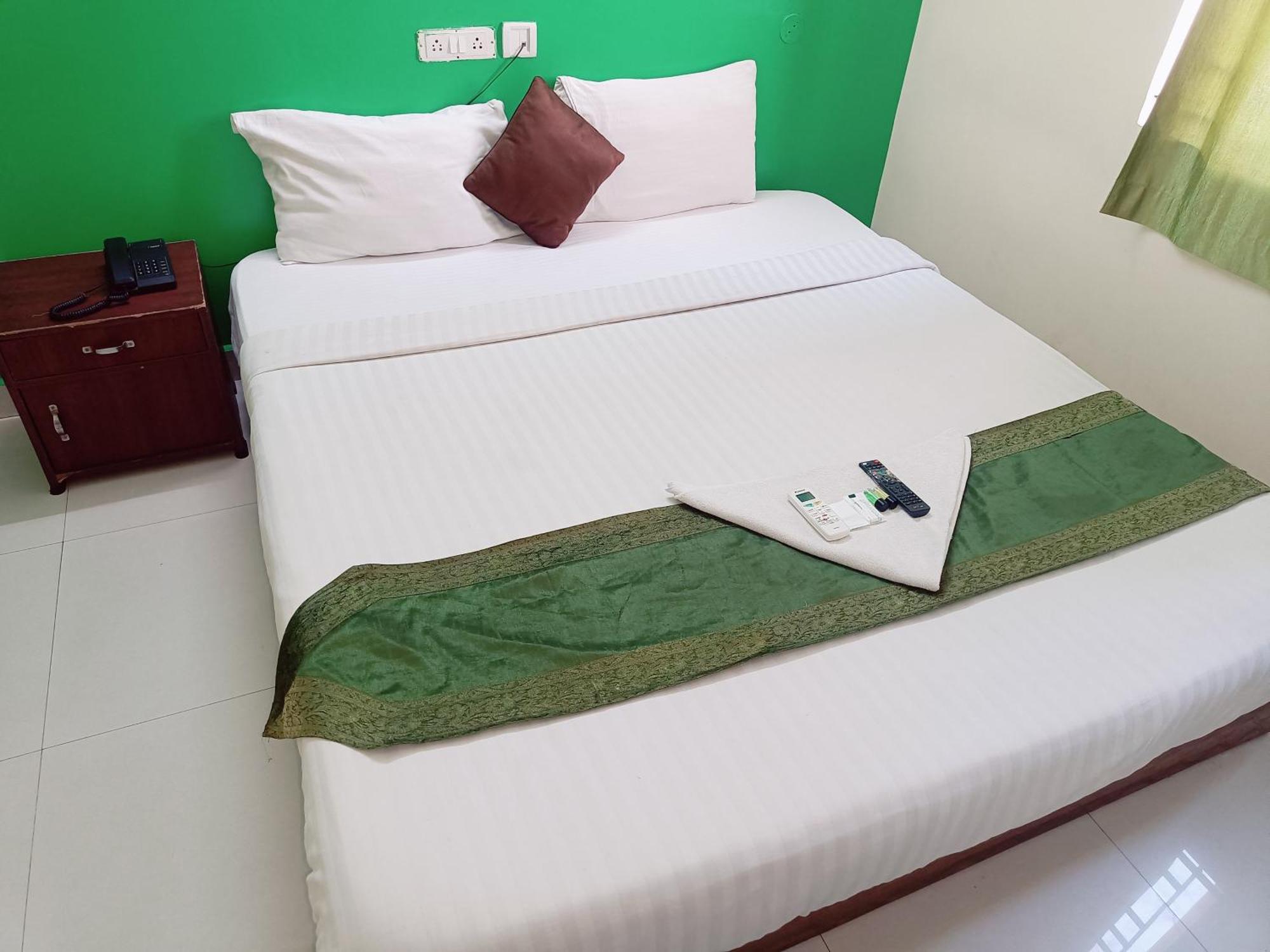 Hotel Tree Hotel-near Vfs Global And Ramee Mall Chennai