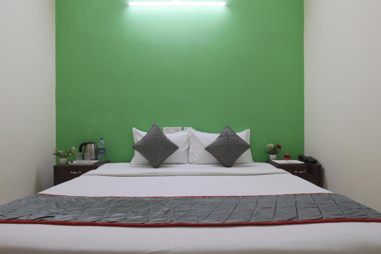 Tree Hotel-near Vfs Global And Ramee Mall 2* Chennai