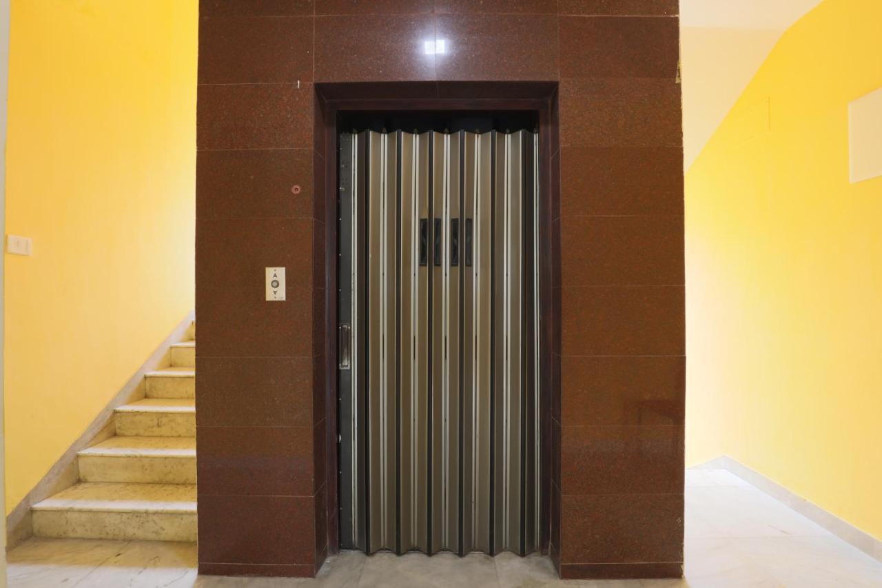 Hotel Tree Hotel-near Vfs Global And Ramee Mall Chennai